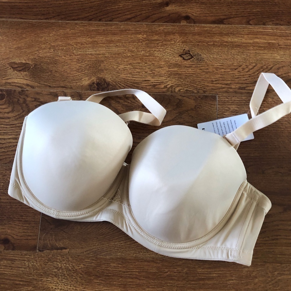 Deyllo nude removable strap bra in size 38DD